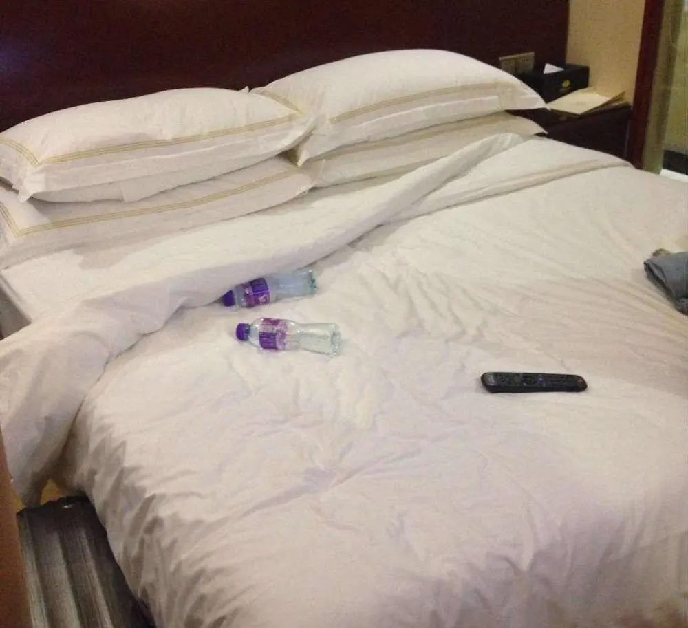 Vienna Hotel Zhuhai Xiangzhou Qinglv Road Theater