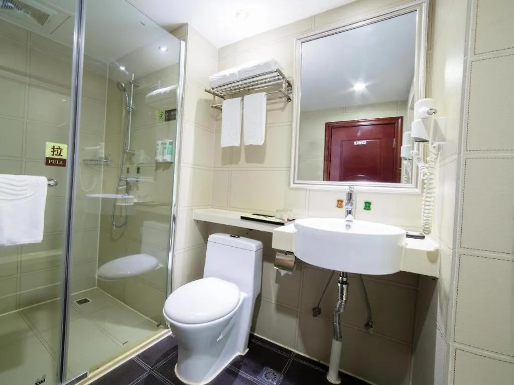 Vienna Hotel Zhuhai Xiangzhou Qinglv Road Theater