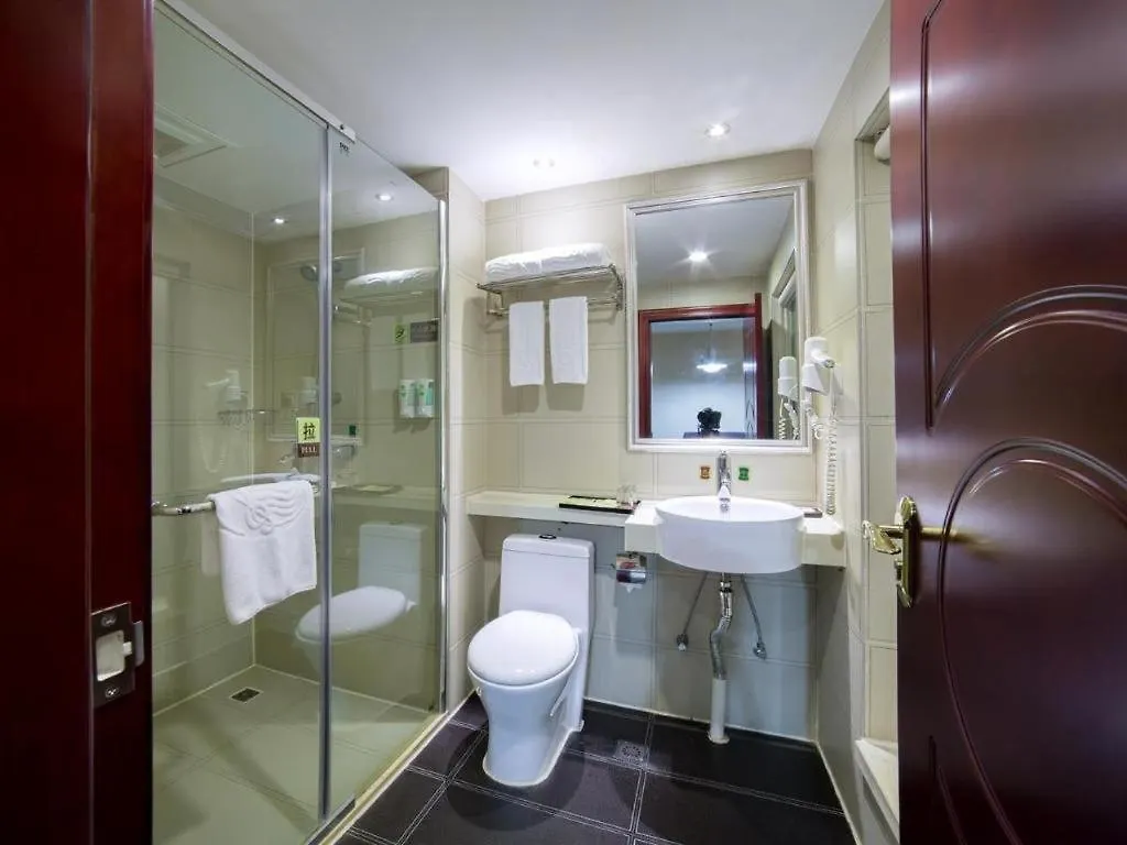 Vienna Hotel Zhuhai Xiangzhou Qinglv Road Theater 4*,