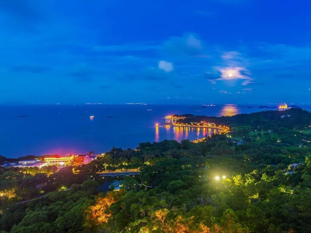 Vienna Hotel Zhuhai Xiangzhou Qinglv Road Theater 4*,  China