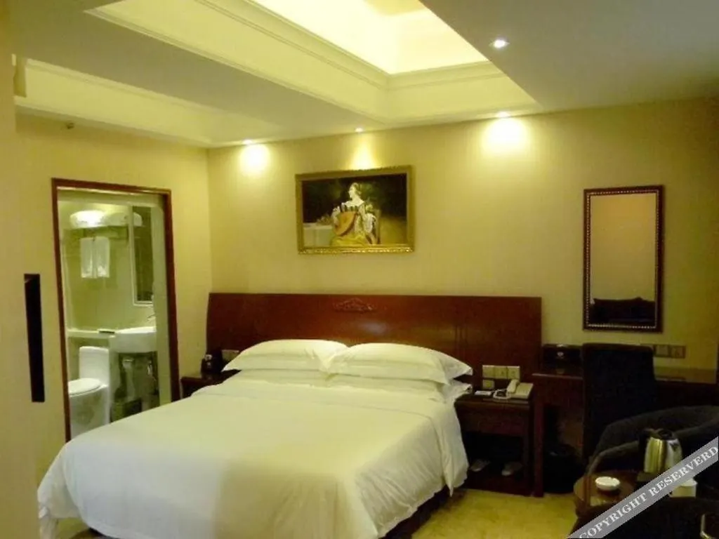 Vienna Hotel Zhuhai Xiangzhou Qinglv Road Theater