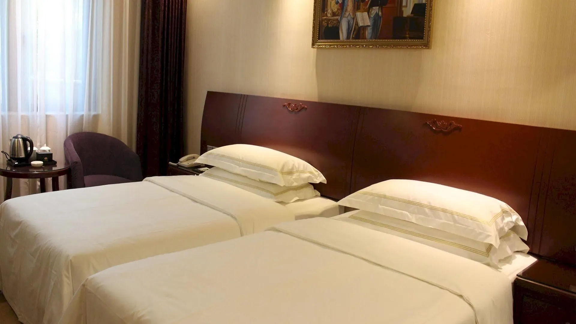 Vienna Hotel Zhuhai Xiangzhou Qinglv Road Theater